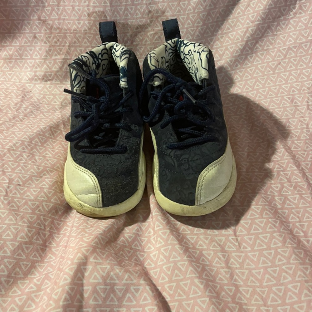 Preowned Jordan 12